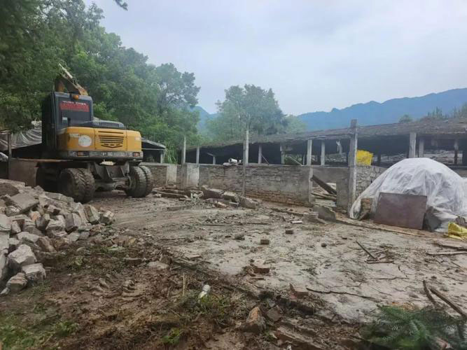 自家老宅建猪场，镇政府强拆合法吗？——聚焦设施农用地上的执法权边界